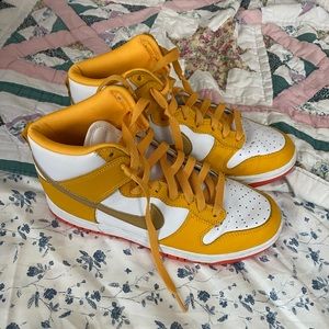 University gold high top women’s dunks size 8